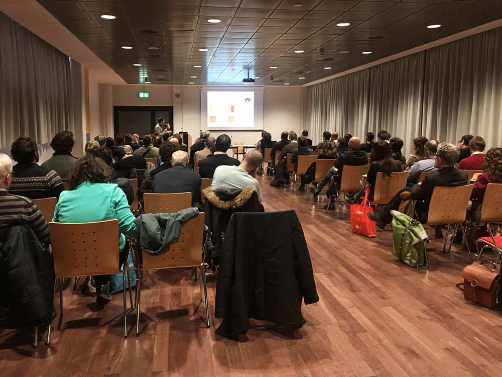 Gruppo di persone partecipano al convegno ANIT 