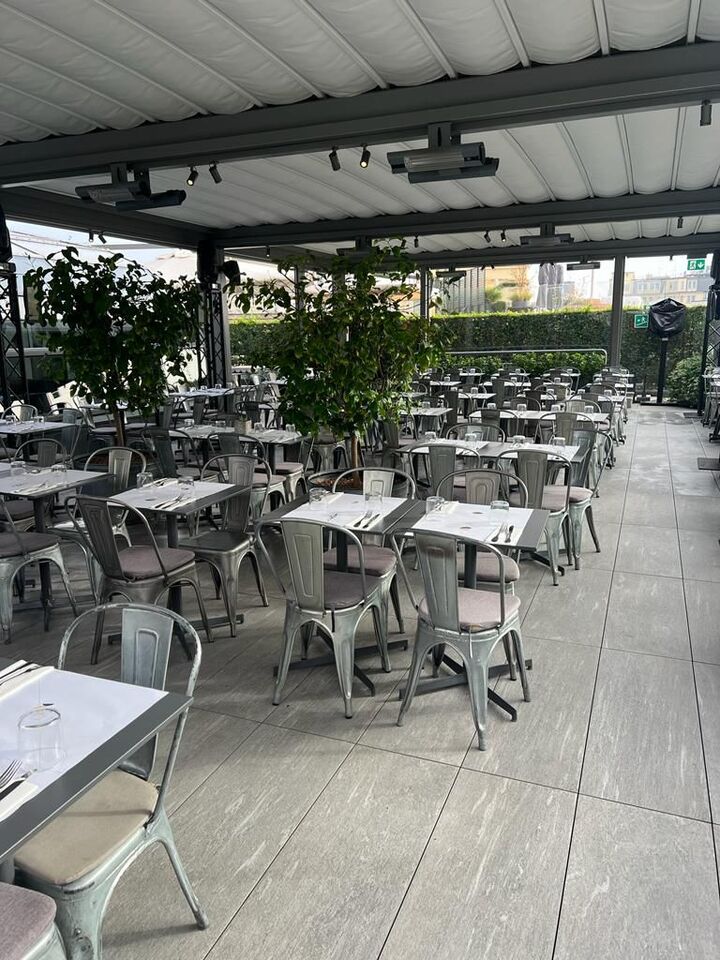 The restoration of the Rinascente terrace in Piazza Duomo in Milan