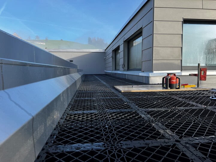 I supporti Pedestal Prime® completano un meraviglioso rooftop in Svizzera